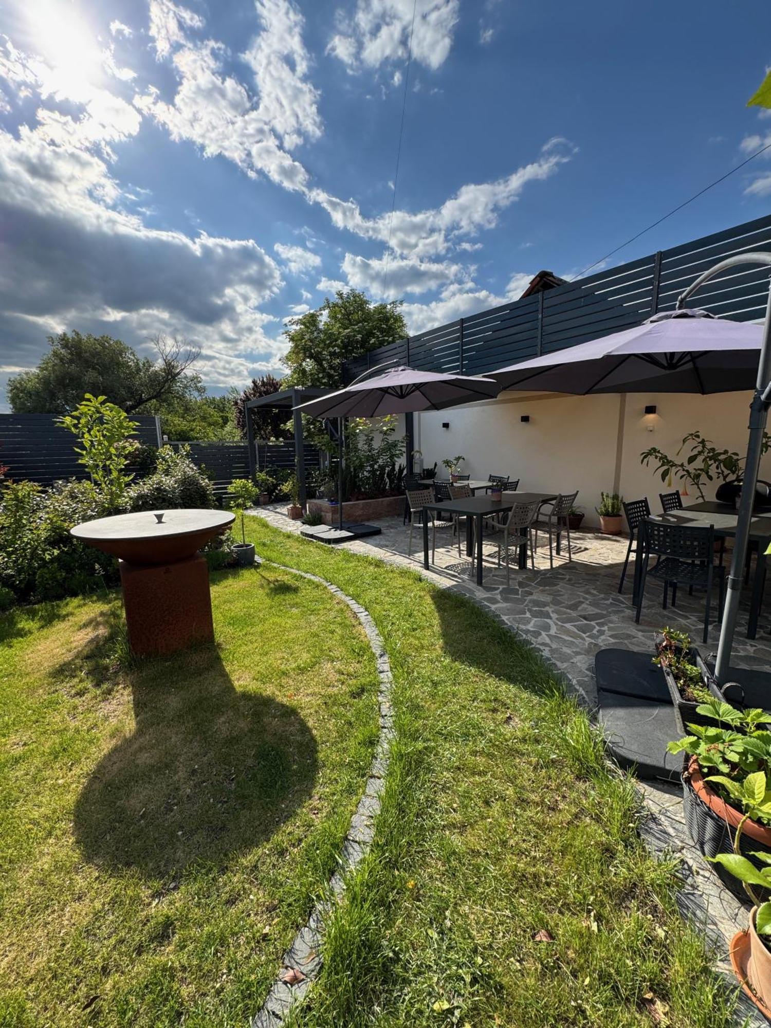 Mokka House Panzio Bed & Breakfast Miskolc Eksteriør bilde